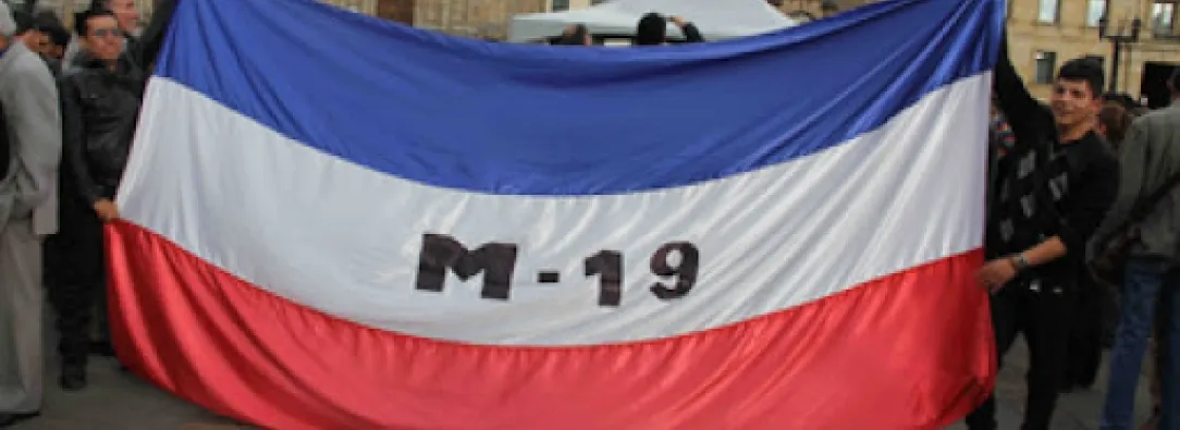 Consejo de Estado niega tutela a favor del presidente Petro; permite exhibir la bandera del M-19