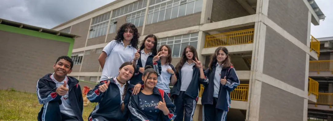 Gobierno inaugura moderno colegio en Rionegro que beneficiará a más de 900 estudiantes