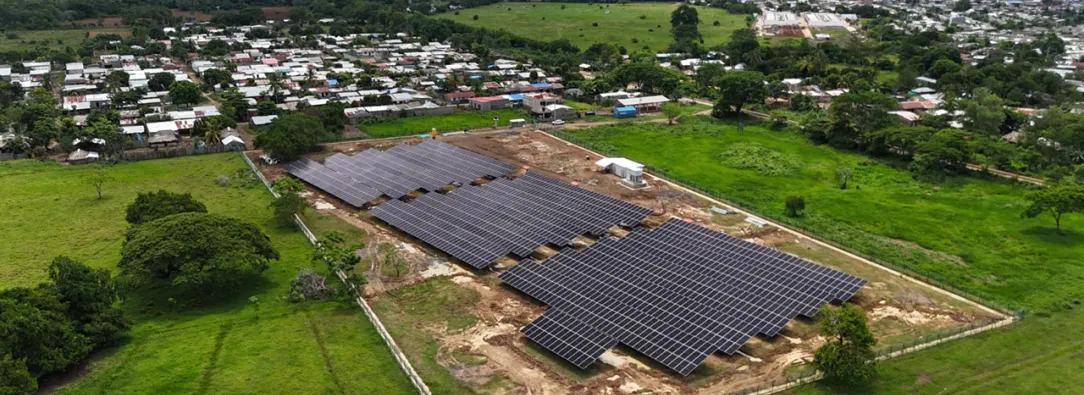 Parque con páneles solares en Tierralta, Córdoba