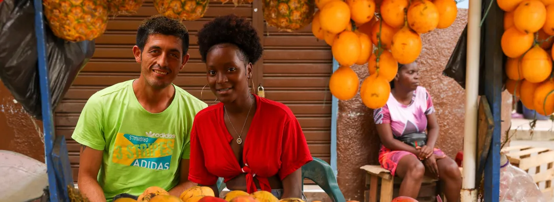 Tasa de desempleo cae a 8,8% en abril, una de las bajas en la historia de Colombia