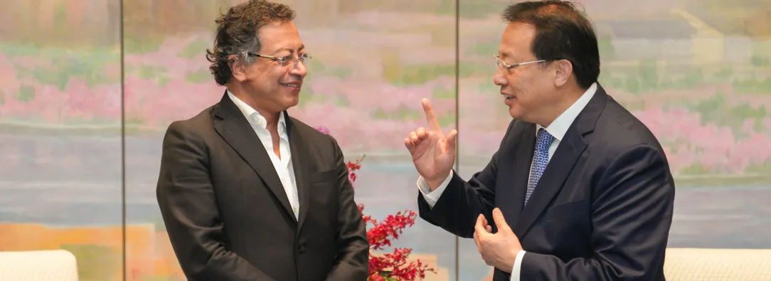Presidente Gustavo Petro se reúne con el alcalde de Shanghái en visita oficial a China