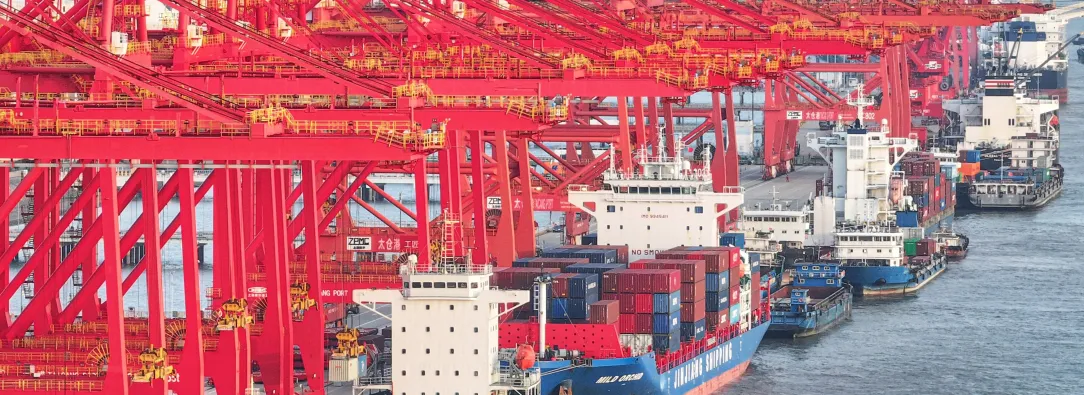 Exportadores chinos aceleran envíos a EE. UU. tras tregua arancelaria de 90 días