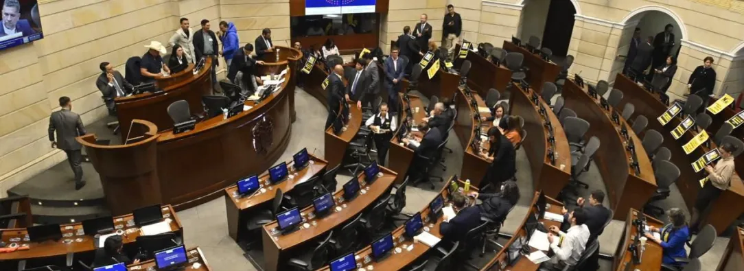 Senado hunde Consulta Popular del Gobierno pero revive reforma laboral a través de apelación