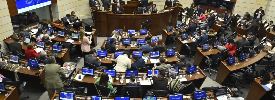 Congreso discutiendo la reforma laboral