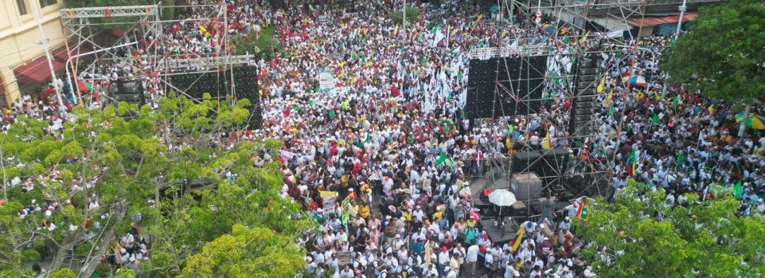 Miles de personas marchan en Barranquilla en respaldo a la Consulta Popular