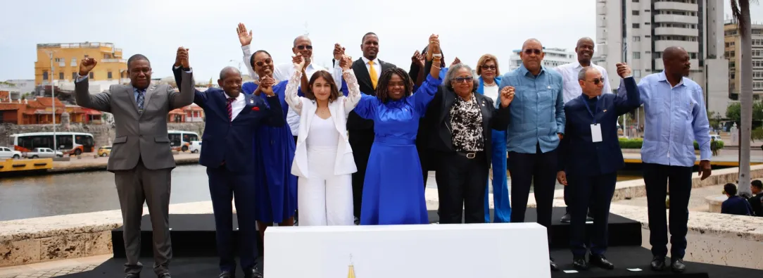 La canciller, Laura Sarabia, y la vicepresidenta, Francia Márquez, en Cartagena junto a los delegados de los países de la Comunicad del Caribe (CARICOM)