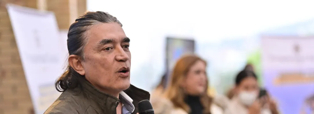 Su renuncia, anticipada hace semanas y aceptada públicamente por el presidente Gustavo Petro durante un evento en Tibú, marca un nuevo capítulo en su vida política. / Foto: Departamento para la Prosperidad Social.