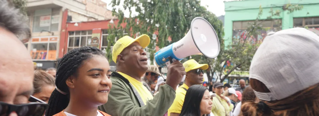 El despliegue de capacidades humanas y tecnológicas está orientado a salvaguardar el derecho constitucional a la protesta pacífica. / Foto: Ministerio de Defensa.
