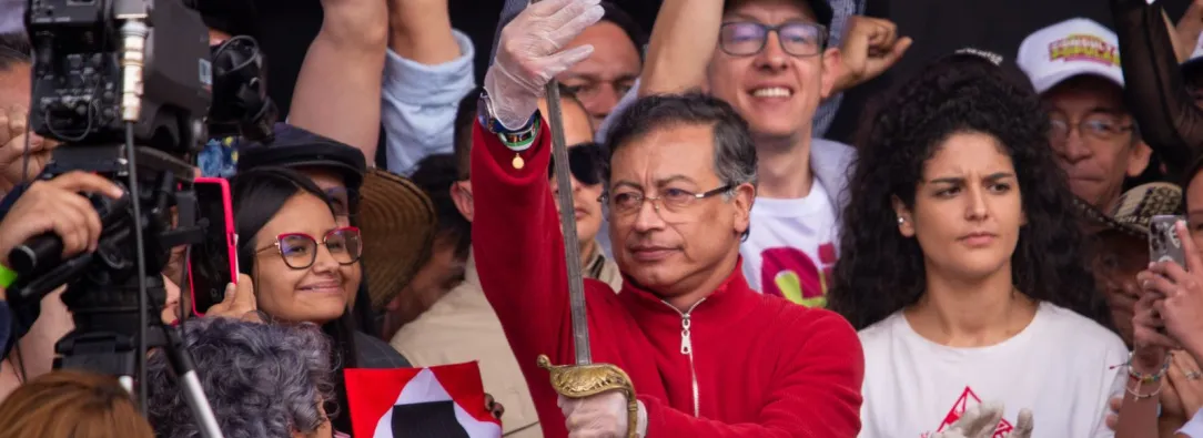 El Movimiento 19 de Abril (M-19) protagonizó una de las acciones simbólicas más recordadas de la historia política colombiana: el robo de la espada de Simón Bolívar de la Casa Museo Quinta de Bolívar en Bogotá. / RTVC Noticias.