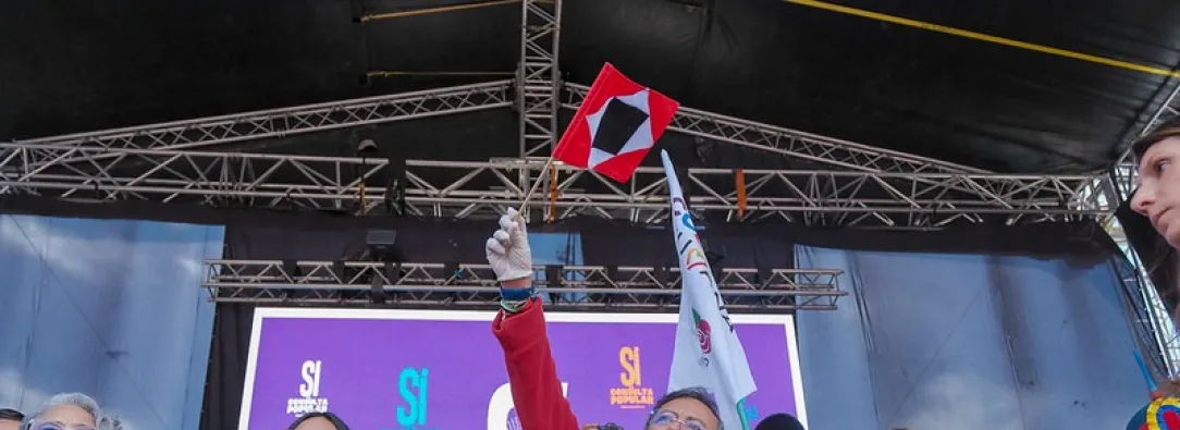 "Así como Bolívar exigió una definición clara de bandos en una guerra de liberación, el presidente Petro pone sobre la mesa que el momento actual requiere asumir posiciones frente a las demandas del pueblo colombiano". / RTVC Noticias.