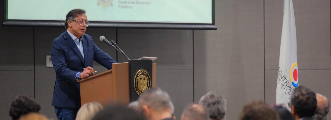 Presidente Petro en foro sobre retos de la descentralización diferencial y el control se los recursos públicos