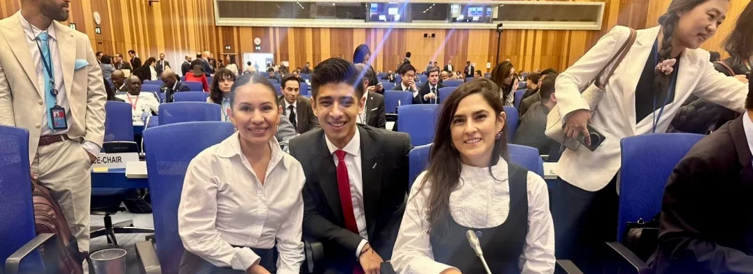 Delegación de Colombia tras la aprobación de la resolución.-