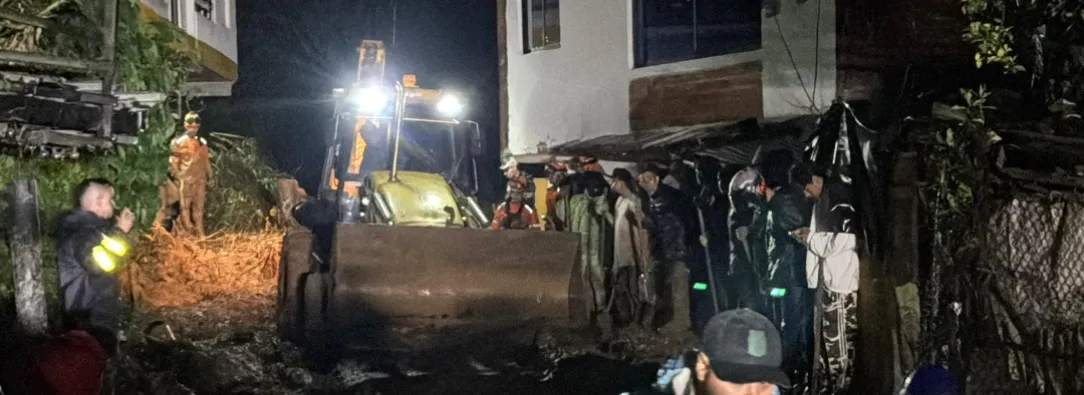 Cinco personas muertas tras derrumbe en Sabaneta. / Foto: X Andrés Rendón.