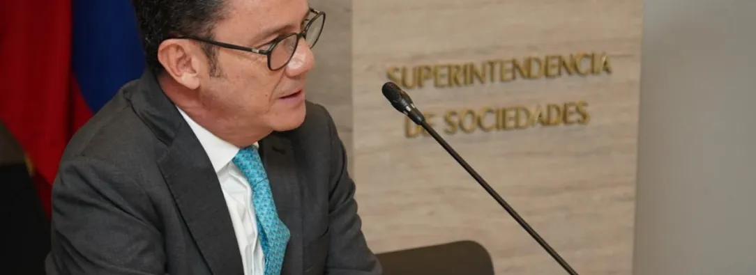 Billy Escobar, superintendente de sociedades.