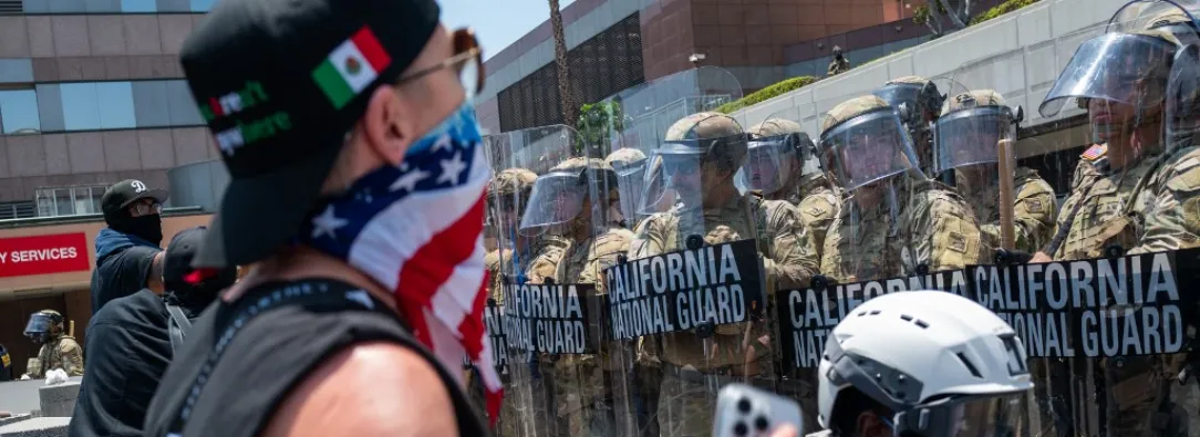 Manifestante en Los Ángeles