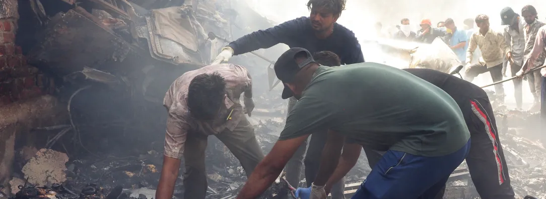 Vuelo Air India que se estrelló despegando del aeropuerto en Ahmedabad