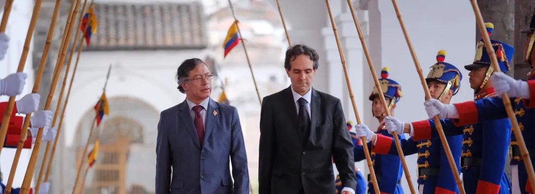 "¿Por ser el primer presidente de izquierda, debo estar bajo su vigilancia de extrema derecha asustadora?": Presidente Petro