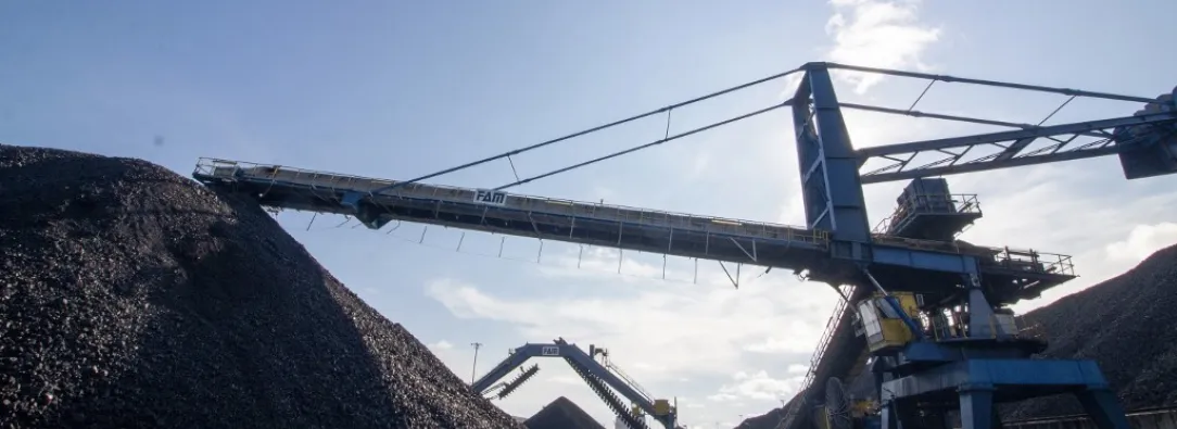 Maquinaria para transportar carbón.