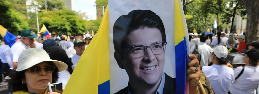 Foto de Miguel Uribe en una marcha.