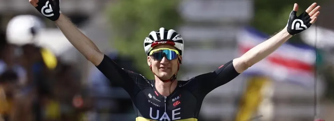 Tim Wellens se quedó con la etapa 15 del Tour y completó el trébol en las tres grandes