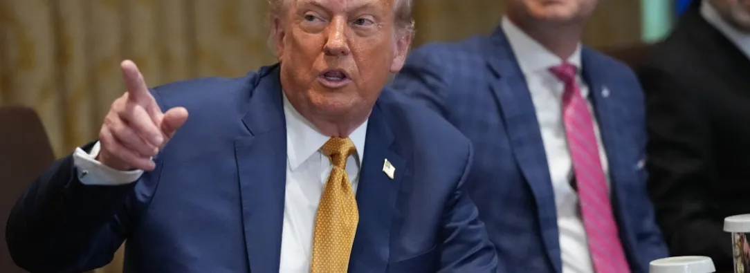 Donald Trump sobre fecha límite de aranceles. / Foto: AFP.