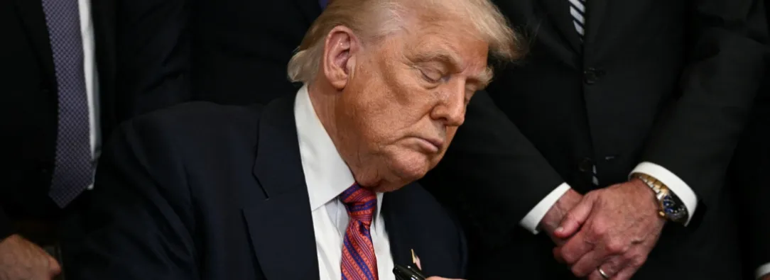 Trump cae en las encuestas sobre política de migración. / Foto: AFP.