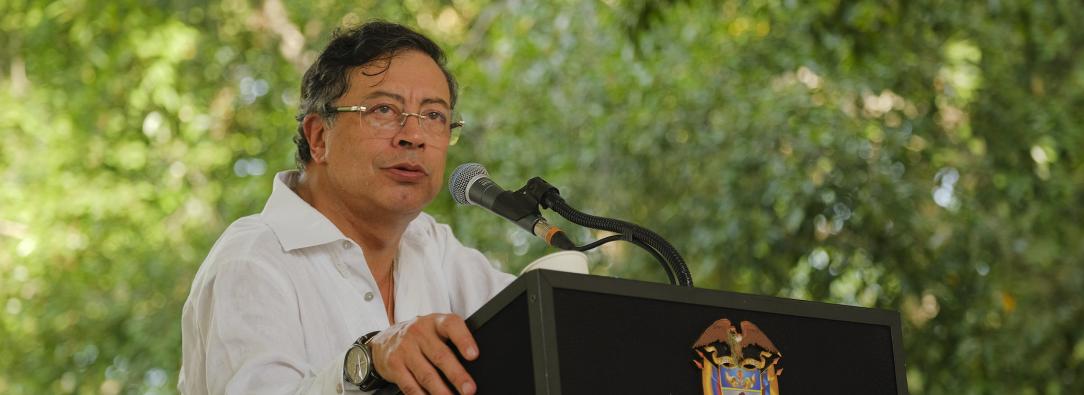 Presidente propone que "los más ricos" paguen deuda de subsidios a combustibles en nueva reforma tributaria