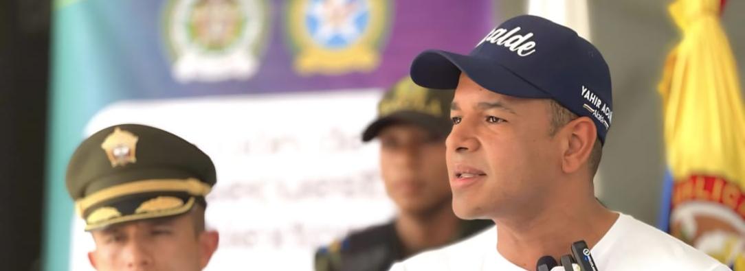 Yahir Acuña.