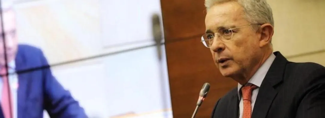 Nuevas confesiones ante la JEP relacionan a gobernación de Álvaro Uribe con paramilitares