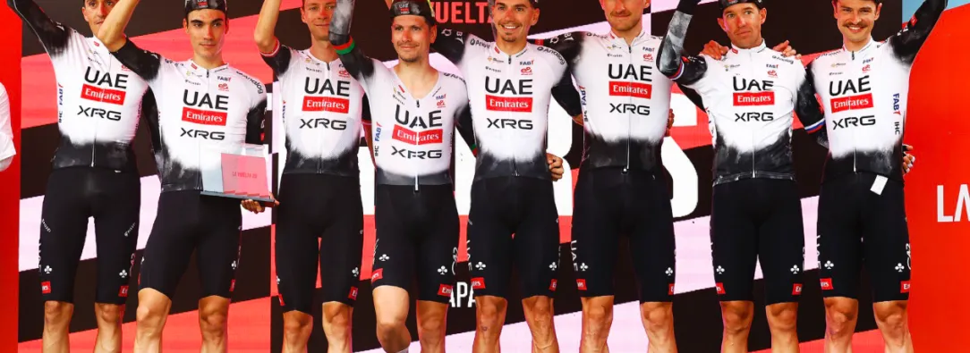 El UAE dio clases de ciclismo y se quedó con la crono por equipos en La Vuelta 2025