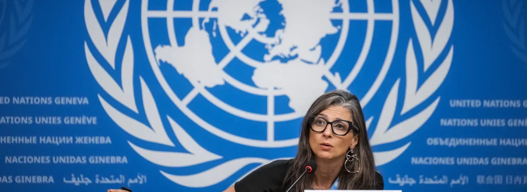 La relatora especial de las Naciones Unidas (ONU) sobre los territorios palestinos ocupados, Francesca Albanese, ofrece una rueda de prensa sobre la situación de los derechos humanos en Gaza, en Ginebra.