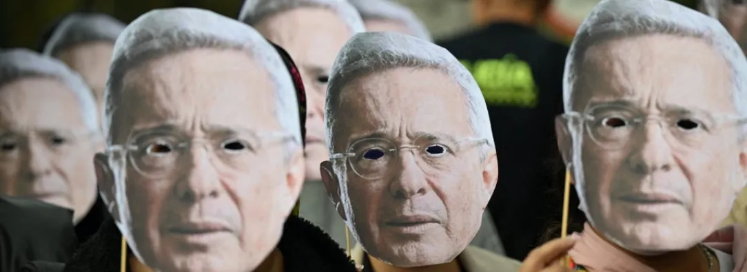 Máscaras de Álvaro Uribe Vélez.