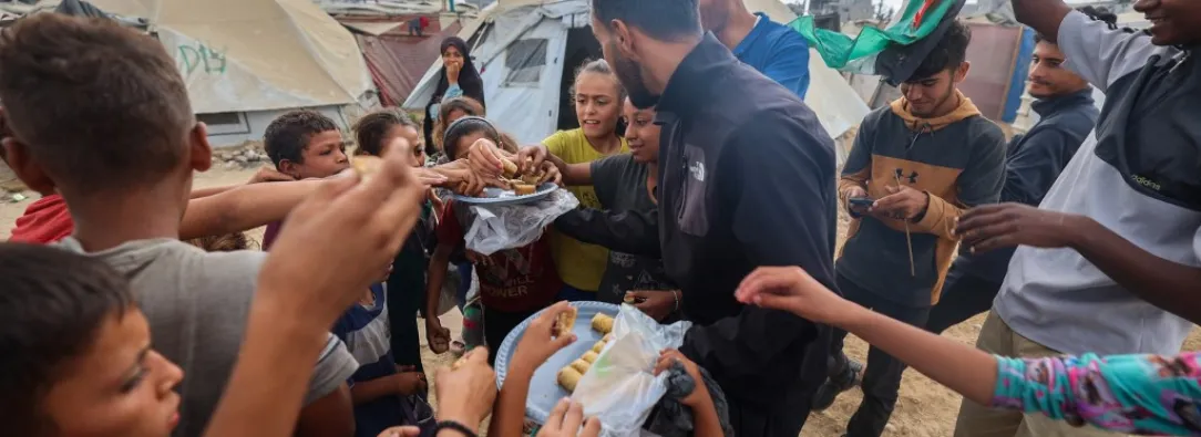 Egipto envía 153 camiones con ayuda humanitaria a Gaza tras anuncio de alto al fuego