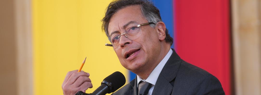 "Así se tapa la historia de la gobernanza paramilitar en Colombia", presidente Petro sobre fallo absolutorio a Uribe