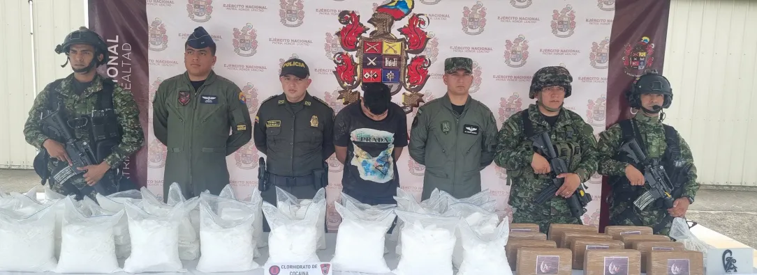Gobierno incautó casi dos toneladas de cocaína en operativo contra el narcotráfico en frontera con Ecuador