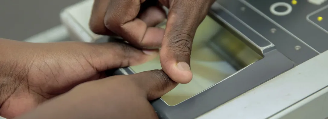 Ordenan cierre de operaciones de empresas de datos biométricos por uso indebido de datos personales