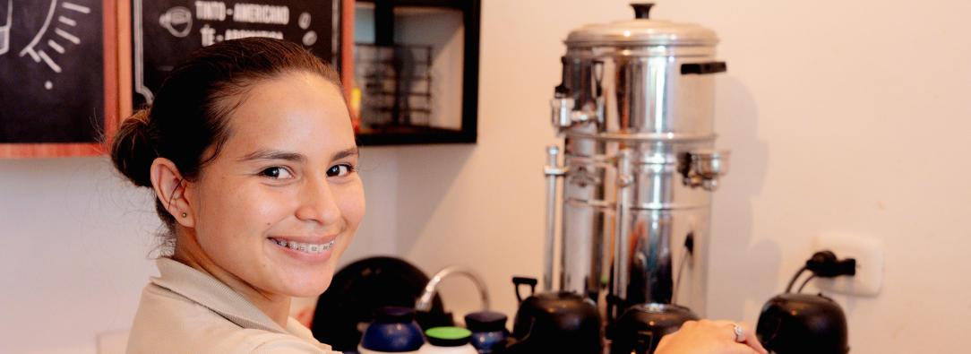 El primer mandatario celebró que en septiembre de 2025, Colombia alcanzó su menor tasa de desempleo en lo que va del siglo: 8,2%. Las mujeres lideraron el aumento del empleo con 5,5%.