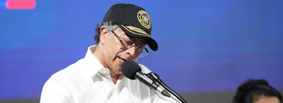 El primer mandatario rechazó el resultado de la COP 30 y cuestionó la legitimidad del acuerdo por omitir los combustibles fósiles como causa principal del colapso climático. 