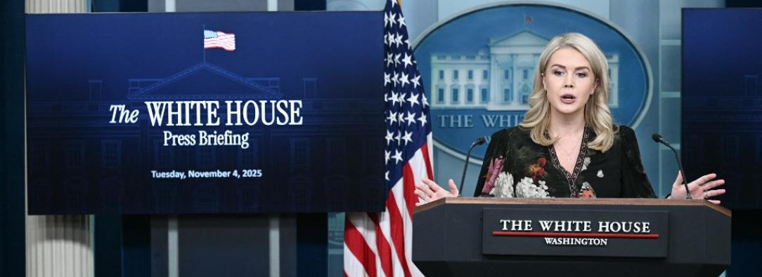 Detienen a madre del sobrino de la secretaria de prensa de la Casa Blanca en operativo migratorio