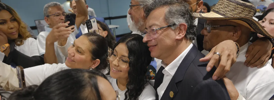 Aprobación e imagen positiva del presidente Petro se ubican en el 40 %