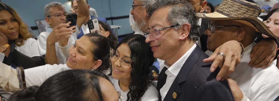 Aprobación e imagen positiva del presidente Petro se ubican en el 40 %