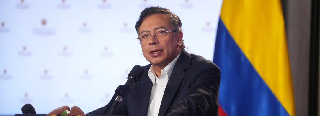 Presidente afirma que Duque usó préstamos de la Nación para subsidiar empresarios y cuestiona falta de investigaciones