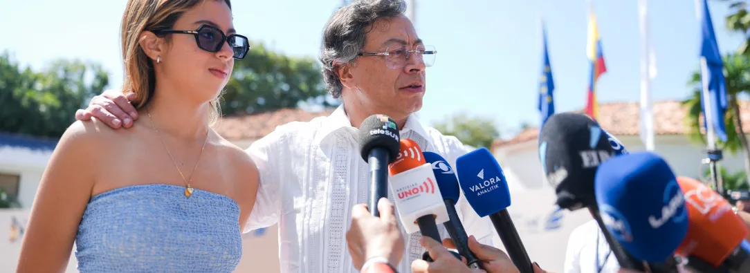 Presidente Petro junto a su hija Antonella.