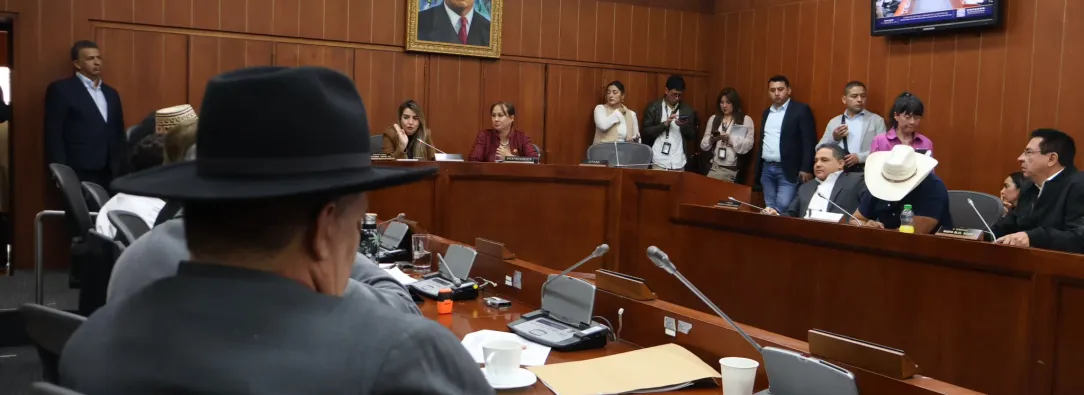 Presidente Petro como el Ministerio de Salud aseguran que la reforma a la salud sí tiene aval fiscal y anuncian acciones judiciales tras decisión de la Comisión Séptima del Senado.