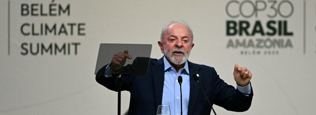 El presidente de Brasil, Luiz Inácio Lula da Silva, pronuncia un discurso durante la Plenaria General de Líderes en el marco de la COP 30, la Conferencia de las Naciones Unidas sobre el Cambio Climático, celebrada en Belém, estado de Pará, Brasil.
