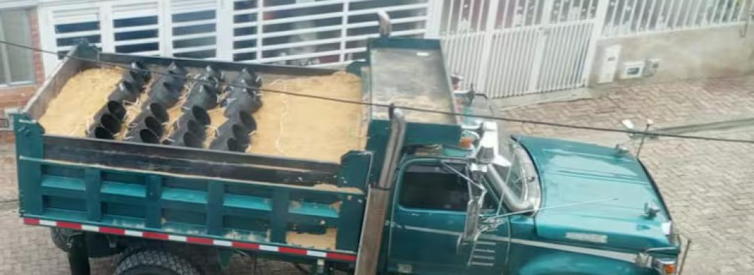 Volqueta con explosivos en Tunja