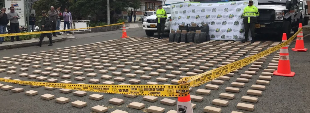 Solo en 2025 se ha destruido un laboratorio cada 40 minutos y decomisado más de 820 toneladas de drogas, lo que representa un incremento del 7 % frente al mismo periodo de 2024. 