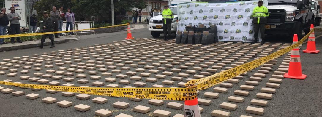Solo en 2025 se ha destruido un laboratorio cada 40 minutos y decomisado más de 820 toneladas de drogas, lo que representa un incremento del 7 % frente al mismo periodo de 2024. 