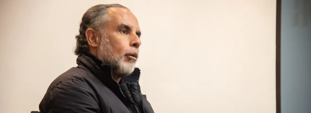 Gobierno denuncia "ataque político" del CNE luego de la sanción impuesta a la campaña presidencial 