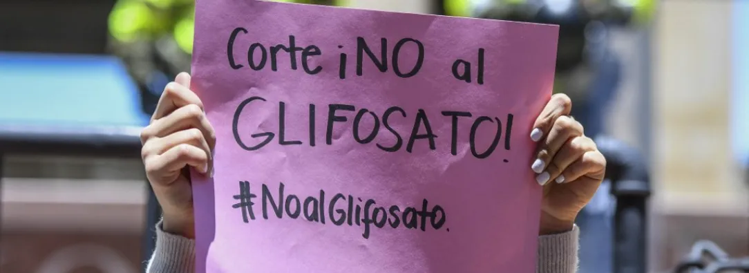 Retiran estudio que negaba riesgo cancerígeno del glifosato.